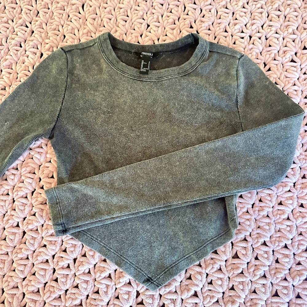 Forever 21 Gray Long Sleeve Tee Casual Knit